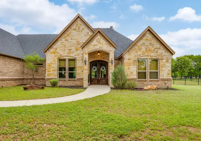 Photo 4 of Single family home for sale at 106 Treeline Ct, Lipan, TX 76462 | MLS# 21313747 | Listing updated on 2026-09-11