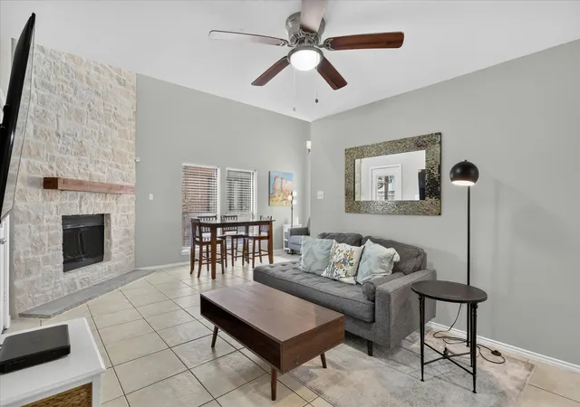 Photo 4 of Sale Pending at 4 Cedar Ln, Bedford, TX 76021 | MLS# 21312976 | Listing updated on 2026-09-14
