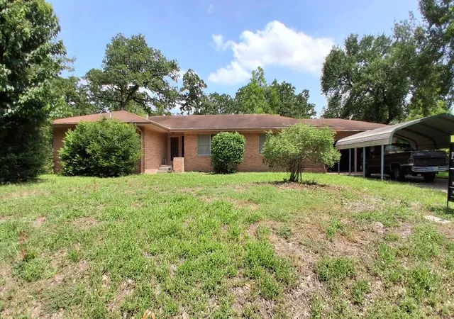 Photo 1 of Sale Pending at 913 Lazy Ln, Bryan, TX 77802 | MLS# 21313354 | Listing updated on 2026-09-14