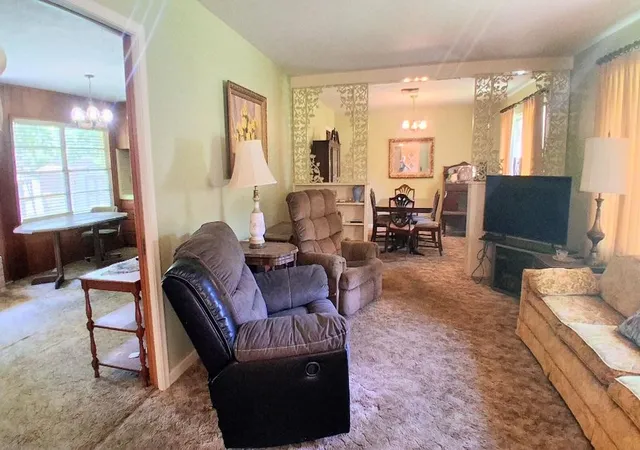 Photo 4 of Sale Pending at 913 Lazy Ln, Bryan, TX 77802 | MLS# 21313354 | Listing updated on 2026-09-14