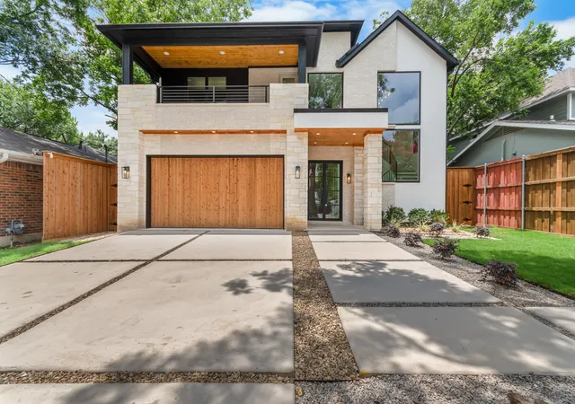 Photo 1 of Sale Pending at 10344 Country Club Dr, Dallas, TX 75218 | MLS# 21313749 | Listing updated on 2026-09-23