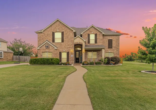 Photo 1 of Sale Pending at 1424 Bassett Hound Dr, Haslet, TX 76052 | MLS# 21305953 | Listing updated on 2026-09-11