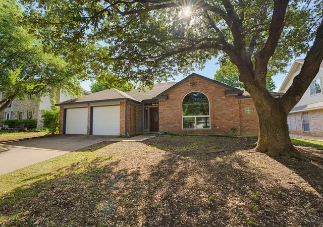 Photo 2 of Sale Pending at 7512 Lake Arrowhead Dr, Fort Worth, TX 76137 | MLS# 21311197 | Listing updated on 2026-07-29
