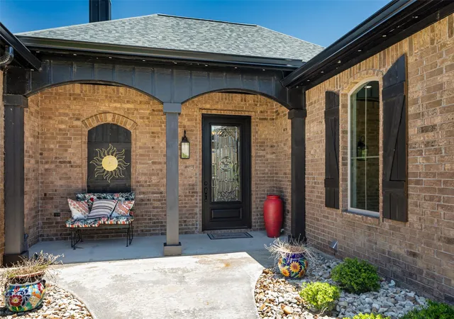 Photo 3 of Single family home for sale at 6214 Beretta Ct, Granbury, TX 76049 | MLS# 21313945 | Listing updated on 2026-09-14