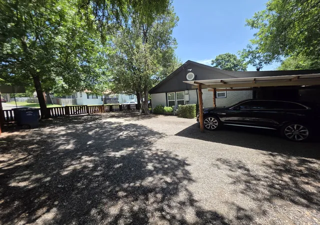 Photo 3 of Single family home for sale at 532 Griffith Ave, Dallas, TX 75208 | MLS# 21314006 | Listing updated on 2026-08-01