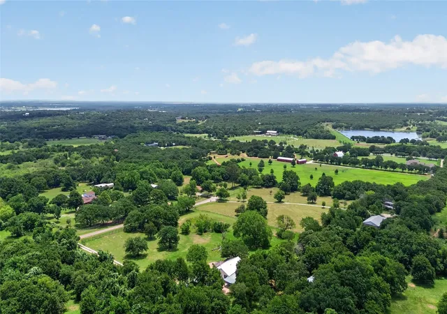 Photo 2 of Single family home for sale at 1300 Shannon Dr, Cleburne, TX 76031 | MLS# 21290978 | Listing updated on 2026-09-12
