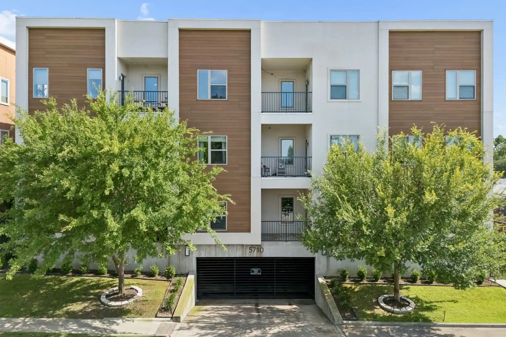 Condo for sale at 5710 Mccommas Blvd #101, Dallas, TX 75206 | MLS# 21312626