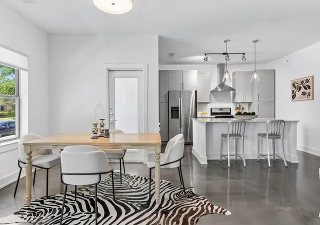Photo 3 of Condo for sale at 5710 Mccommas Blvd #101, Dallas, TX 75206 | MLS# 21312626 | Listing updated on 2026-09-10