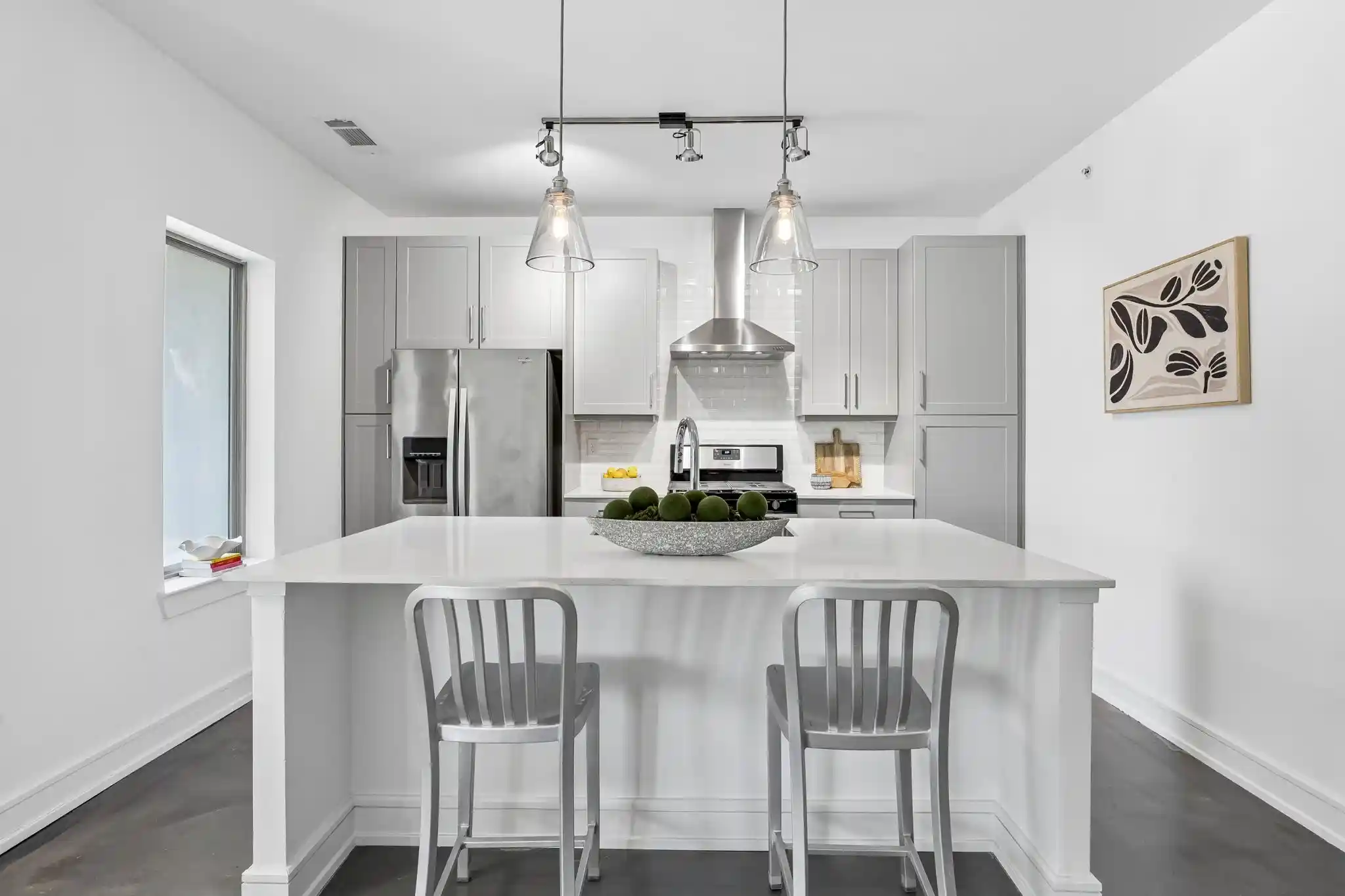 Photo 3 of Condo for sale at 5710 Mccommas Blvd #101, Dallas, TX 75206 | MLS# 21312626 | Listing updated on 2026-10-27