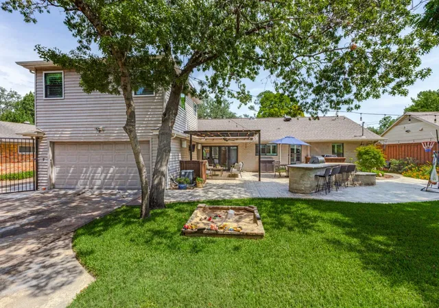 Photo 4 of Single family home for sale at 3326 Regent Dr, Dallas, TX 75229 | MLS# 21308214 | Listing updated on 2026-09-10