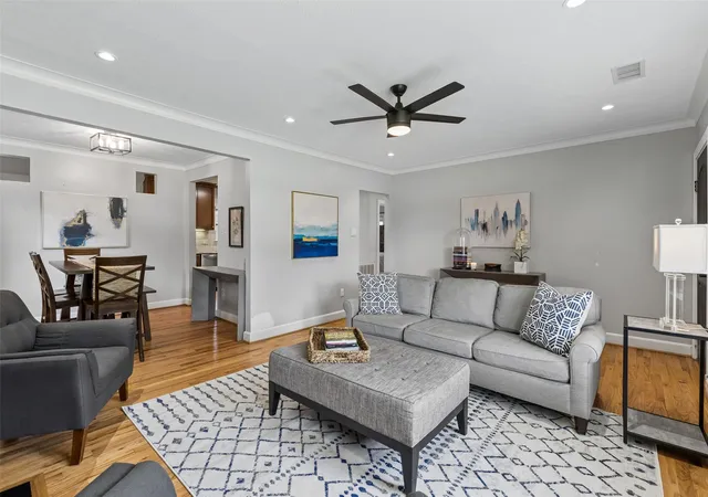 Photo 2 of Single family home for sale at 5426 Stoneleigh Ave, Dallas, TX 75235 | MLS# 21314087 | Listing updated on 2026-07-29