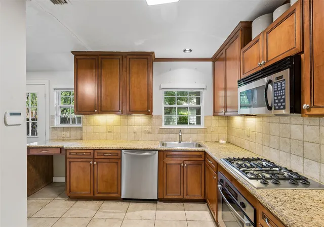 Photo 3 of Single family home for sale at 5426 Stoneleigh Ave, Dallas, TX 75235 | MLS# 21314087 | Listing updated on 2026-07-29