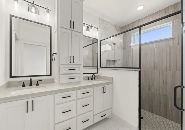 Photo 4 of Single family home for sale at 2520 Honor Ct, Sherman, TX 75092 | MLS# 21314215 | Listing updated on 2026-09-11