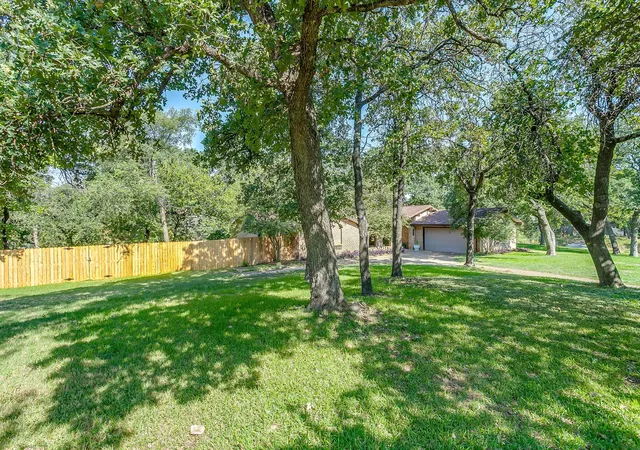 Photo 3 of Sale Pending at 1410 Mary Ct, Roanoke, TX 76262 | MLS# 21314210 | Listing updated on 2026-10-01