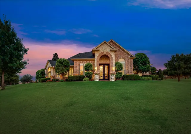 Photo 1 of Single family home for sale at 2012 Winthrop Hill Rd, Argyle, TX 76226 | MLS# 21287614 | Listing updated on 2026-09-28