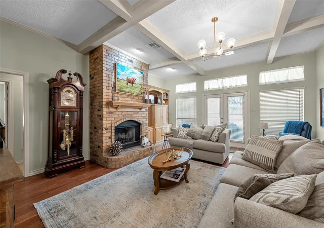 Photo 3 of Single family home for sale at 11001 Ridge Point Dr, Woodway, TX 76712 | MLS# 21314190 | Listing updated on 2026-09-13