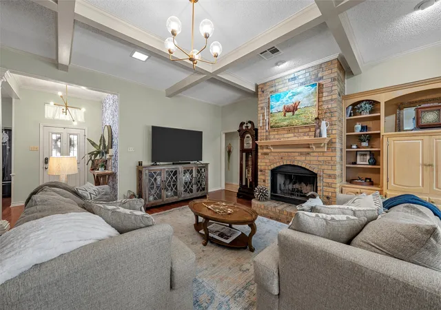 Photo 4 of Single family home for sale at 11001 Ridge Point Dr, Woodway, TX 76712 | MLS# 21314190 | Listing updated on 2026-09-13