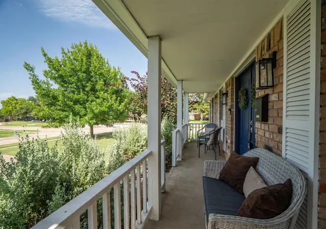 Photo 2 of Single family home for sale at 501 Arrowhead Dr, Richardson, TX 75080 | MLS# 21314187 | Listing updated on 2026-07-29