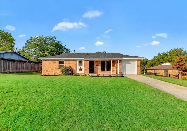 Single family home for sale at 6357 Basswood Dr, Fort Worth, TX 76135 | MLS# 21306053