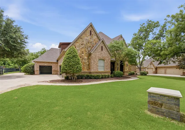 Photo 2 of Mansion for sale at 6101 Paper Shell Wy, Fort Worth, TX 76179 | MLS# 21312915 | Listing updated on 2026-09-26