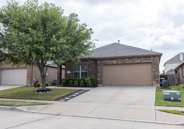 Photo 2 of Single family home for sale at 4833 Elkhart Dr, Crowley, TX 76036 | MLS# 21314429 | Listing updated on 2026-09-10