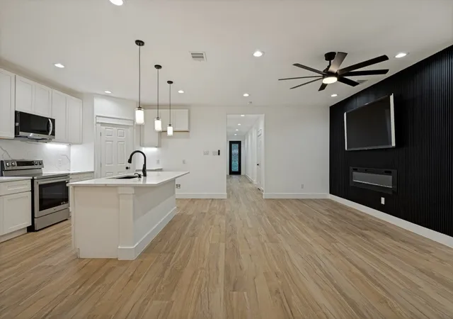Photo 3 of Single family home for sale at 508 Dice St, Seagoville, TX 75159 | MLS# 21311922 | Listing updated on 2026-09-09