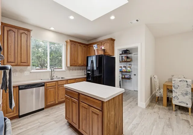 Photo 3 of Sale Pending at 8505 Lakota Trl, Frisco, TX 75033 | MLS# 21314503 | Listing updated on 2026-08-01
