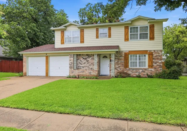 Photo 2 of Single family home for sale at 4213 Bucknell Dr, Garland, TX 75042 | MLS# 21314505 | Listing updated on 2026-09-09