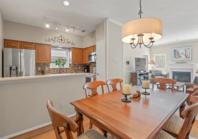 Listing Photo 5 - Condo for sale in building located at 5859 Frankford Rd, Dallas, TX 75252 - Unit #1101