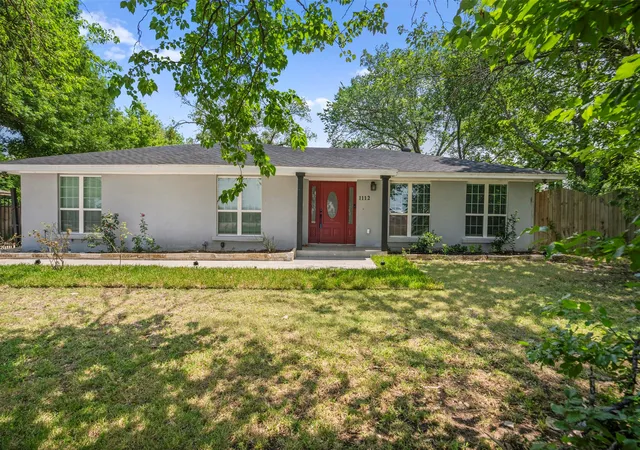 Photo 1 of Single family home for sale at 1112 W Pleasant Run Rd, De Soto, TX 75115 | MLS# 21314573 | Listing updated on 2026-09-17