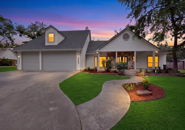 Photo 1 of Single family home for sale at 715 Kiowa Dr E, Gainesville, TX 76240 | MLS# 21313597 | Listing updated on 2026-09-11