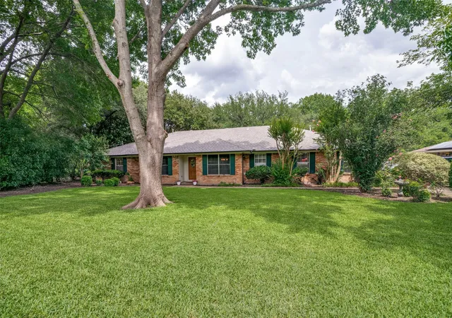 Photo 1 of Sale Pending at 5802 Pecan Grove Dr, Sachse, TX 75048 | MLS# 21313404 | Listing updated on 2026-09-11