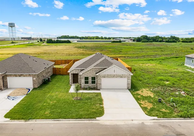 Photo 2 of Single family home for sale at 11108 Undae Ct, Lorena, TX 76655 | MLS# 21314602 | Listing updated on 2026-10-07