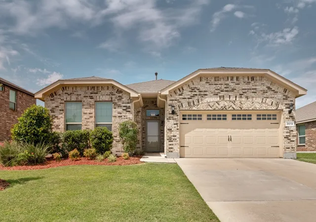 Photo 1 of Sale Pending at 2619 Sunburst Dr, Glenn Heights, TX 75154 | MLS# 21314357 | Listing updated on 2026-09-13