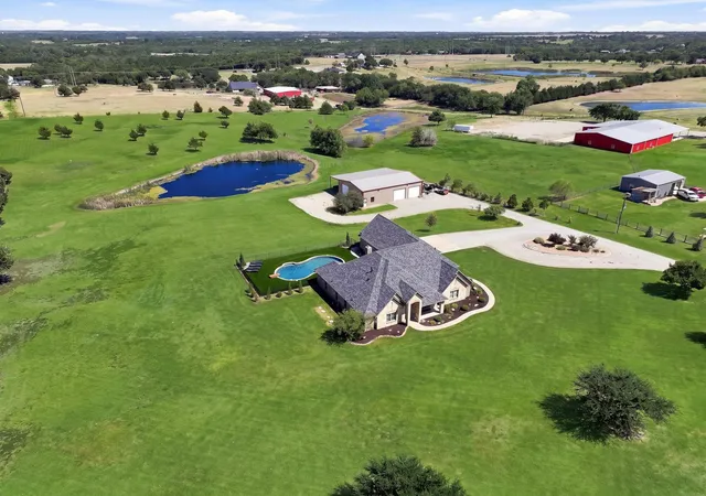 Photo 1 of Single family home for sale at 320 Tate Cir, Sherman, TX 75090 | MLS# 21310366 | Listing updated on 2026-09-28