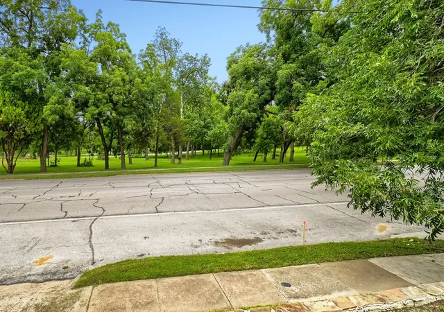 Photo 4 of Single family home for sale at 6915 E Grand Ave, Dallas, TX 75223 | MLS# 21302251 | Listing updated on 2026-09-15