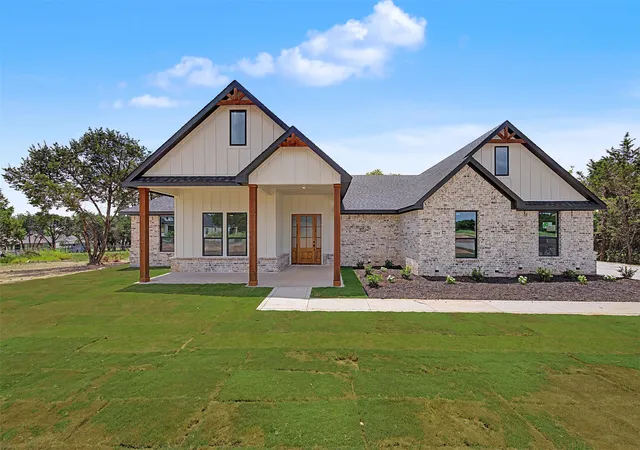 Photo 2 of Single family home for sale at 7804 Kenleigh Ln, Rio Vista, TX 76093 | MLS# 21314892 | Listing updated on 2026-09-12
