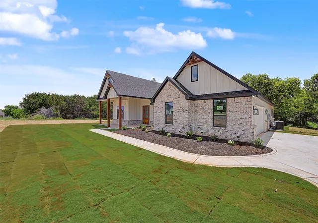Photo 3 of Single family home for sale at 7804 Kenleigh Ln, Rio Vista, TX 76093 | MLS# 21314892 | Listing updated on 2026-09-12