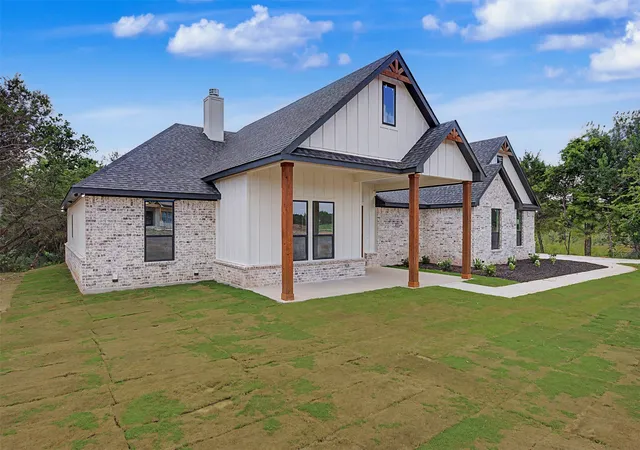 Photo 3 of Single family home for sale at 7804 Kenleigh Ln, Rio Vista, TX 76093 | MLS# 21314892 | Listing updated on 2026-09-12