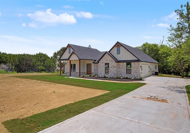 Photo 4 of Single family home for sale at 7804 Kenleigh Ln, Rio Vista, TX 76093 | MLS# 21314892 | Listing updated on 2026-09-12