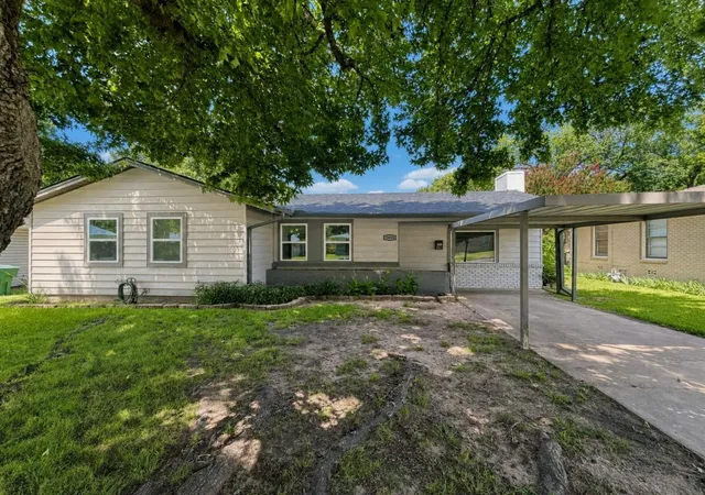 Photo 2 of Single family home for sale at 1414 N Binkley Ave, Sherman, TX 75092 | MLS# 21314918 | Listing updated on 2026-10-01