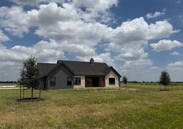 Photo 3 of Single family home for sale at 495 High Meadow, Elm Mott, TX 76640 | MLS# 21314876 | Listing updated on 2026-09-14