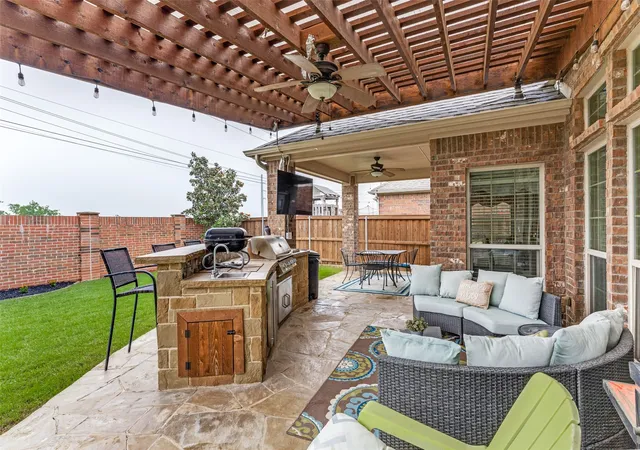 Photo 2 of Single family home for sale at 11516 Compton Trl, Fort Worth, TX 76244 | MLS# 21314192 | Listing updated on 2026-09-13