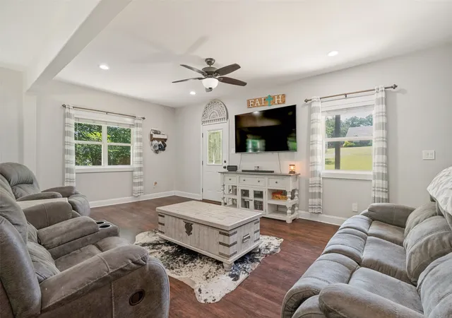 Photo 2 of Single family home for sale at 2341 Oak Leaf Trl, Cleburne, TX 76031 | MLS# 21315044 | Listing updated on 2026-09-11