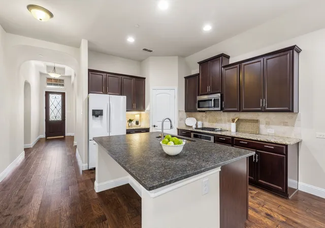 Photo 3 of Condo for sale at 8641 Gracewood Dr, Mc Kinney, TX 75070 | MLS# 21314401 | Listing updated on 2026-09-12
