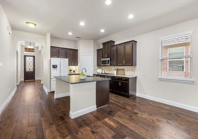 Photo 4 of Condo for sale at 8641 Gracewood Dr, Mc Kinney, TX 75070 | MLS# 21314401 | Listing updated on 2026-09-12