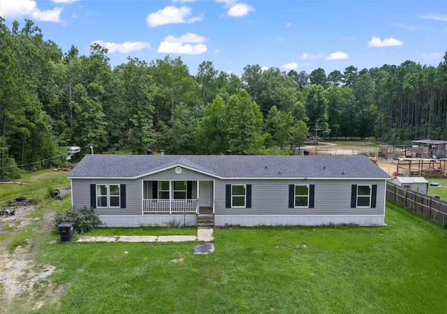 Photo 2 of Sale Pending at 310 Merrill Ln, Benton, LA 71006 | MLS# 21314971 | Listing updated on 2026-09-09