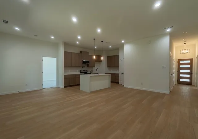 Photo 3 of Sale Pending at 3315 Kyser, Dallas, TX 75216 | MLS# 21315159 | Listing updated on 2026-09-26