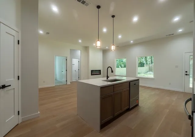 Photo 4 of Sale Pending at 3315 Kyser, Dallas, TX 75216 | MLS# 21315159 | Listing updated on 2026-09-26