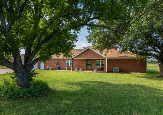 Photo 2 of Single family home for sale at 448 County Road 4287, Decatur, TX 76234 | MLS# 21315233 | Listing updated on 2026-09-10